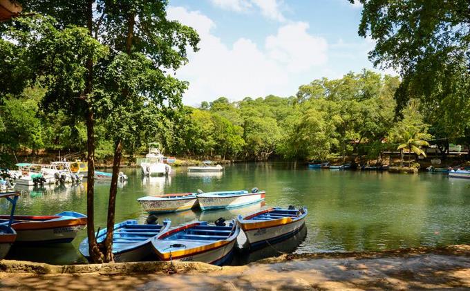 La imagen tiene un atributo ALT vacío; su nombre de archivo es laguna-gri-gri-un-manantial-de-belleza.jpeg